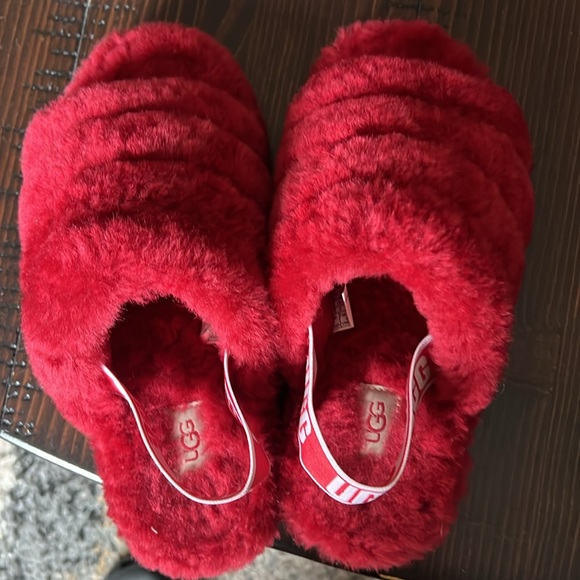Uggs slippers - Picture 2 of 4